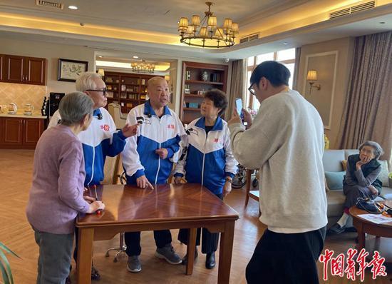 美国网红养老院老板,颠覆传统养老模式，打造乐活养老新风尚