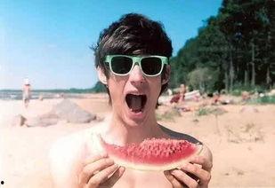 欧美吃瓜女头,揭秘时尚潮流中的趣味瞬间