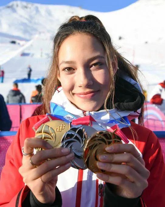 吃瓜少女的梦想,吃瓜少女的奇幻食光之旅