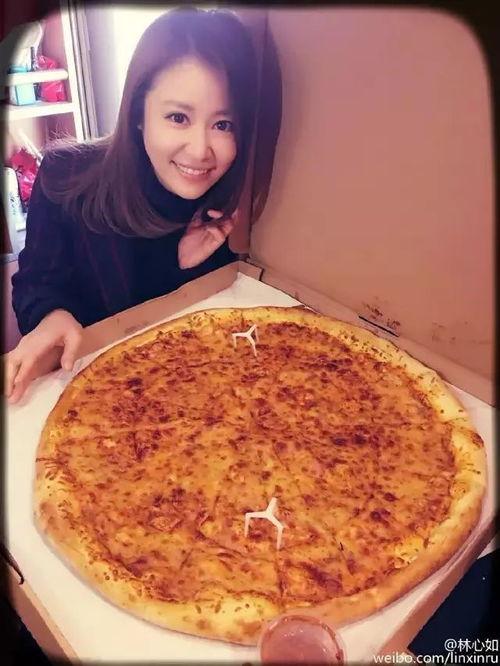 明星吃披萨,美食与名流的完美邂逅